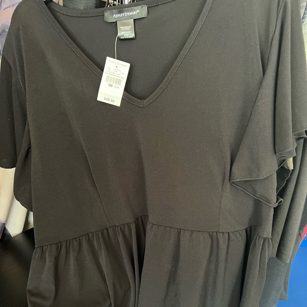 Plus Sized 22/24 Black V neck peplum top with tags